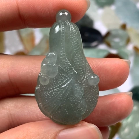 翡翠颈饰未镶嵌翡翠