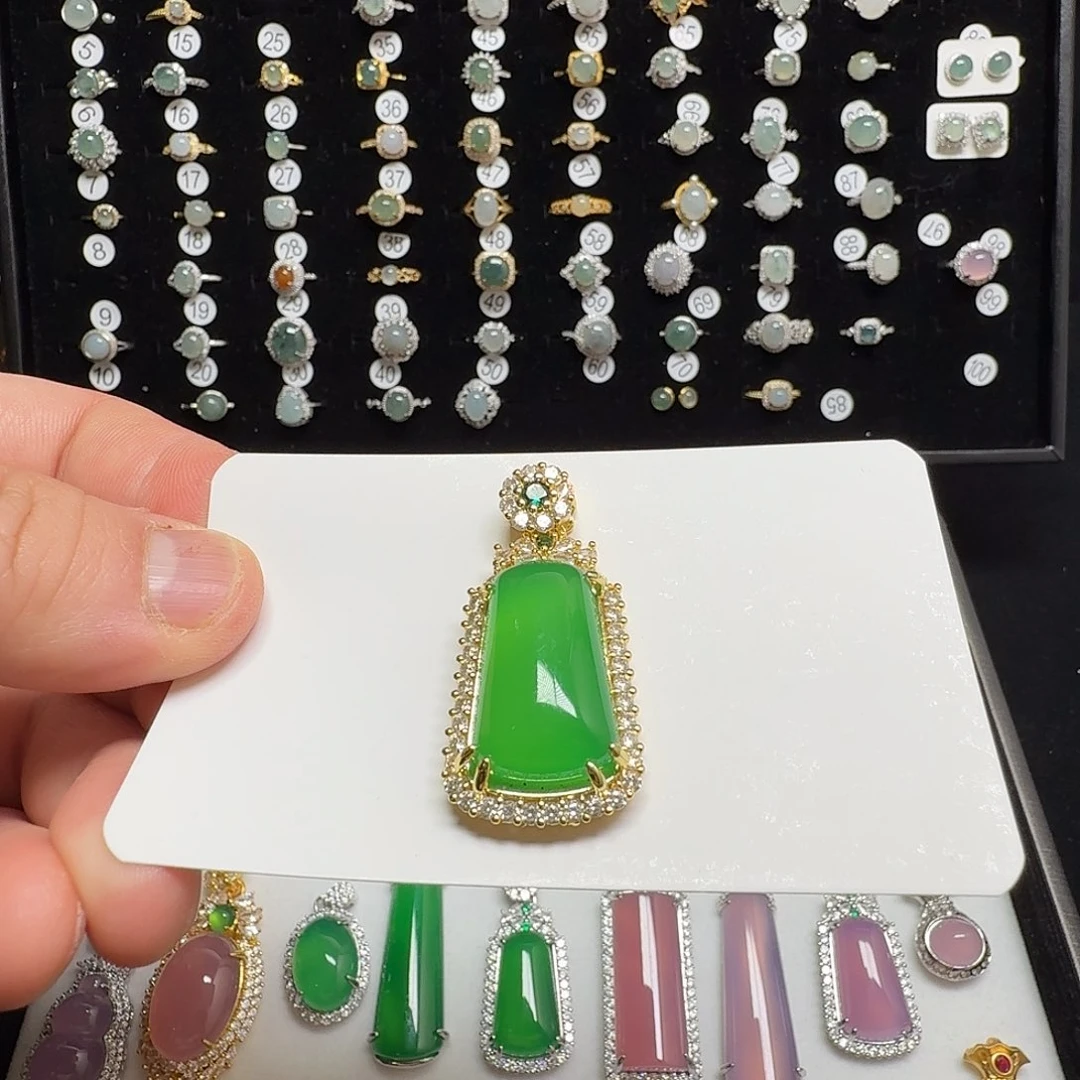 玛瑙/玉髓颈饰合金