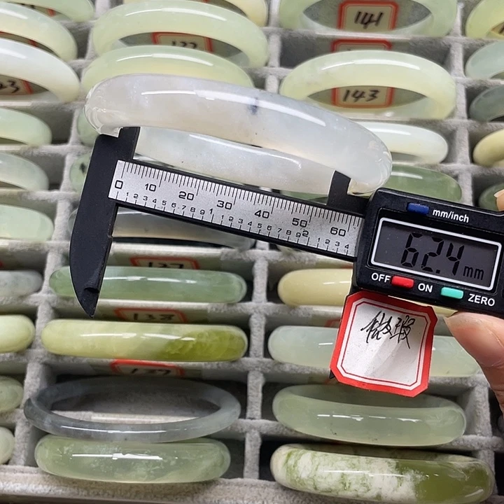 未镶嵌蛇纹石玉手镯142
