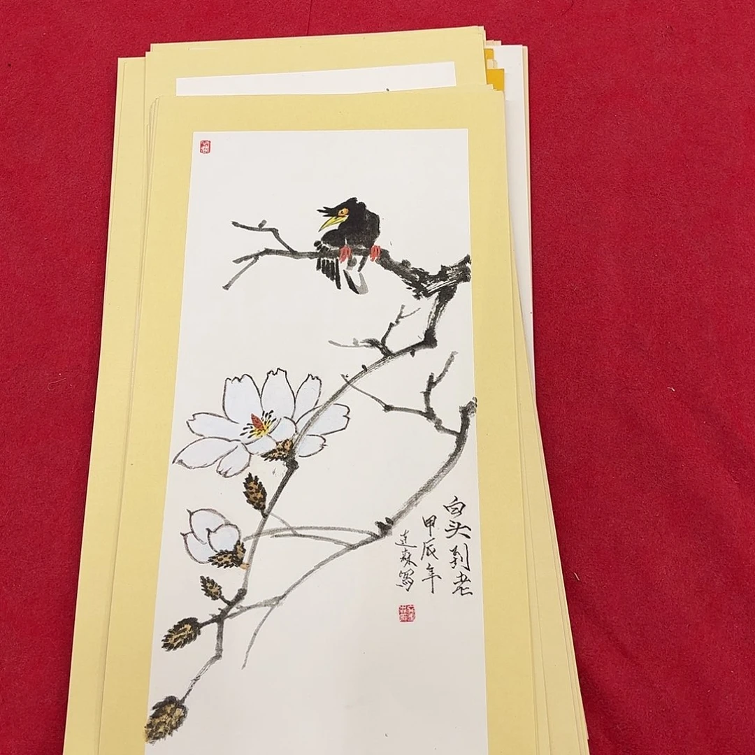 国画花鸟等图案为一体而得
