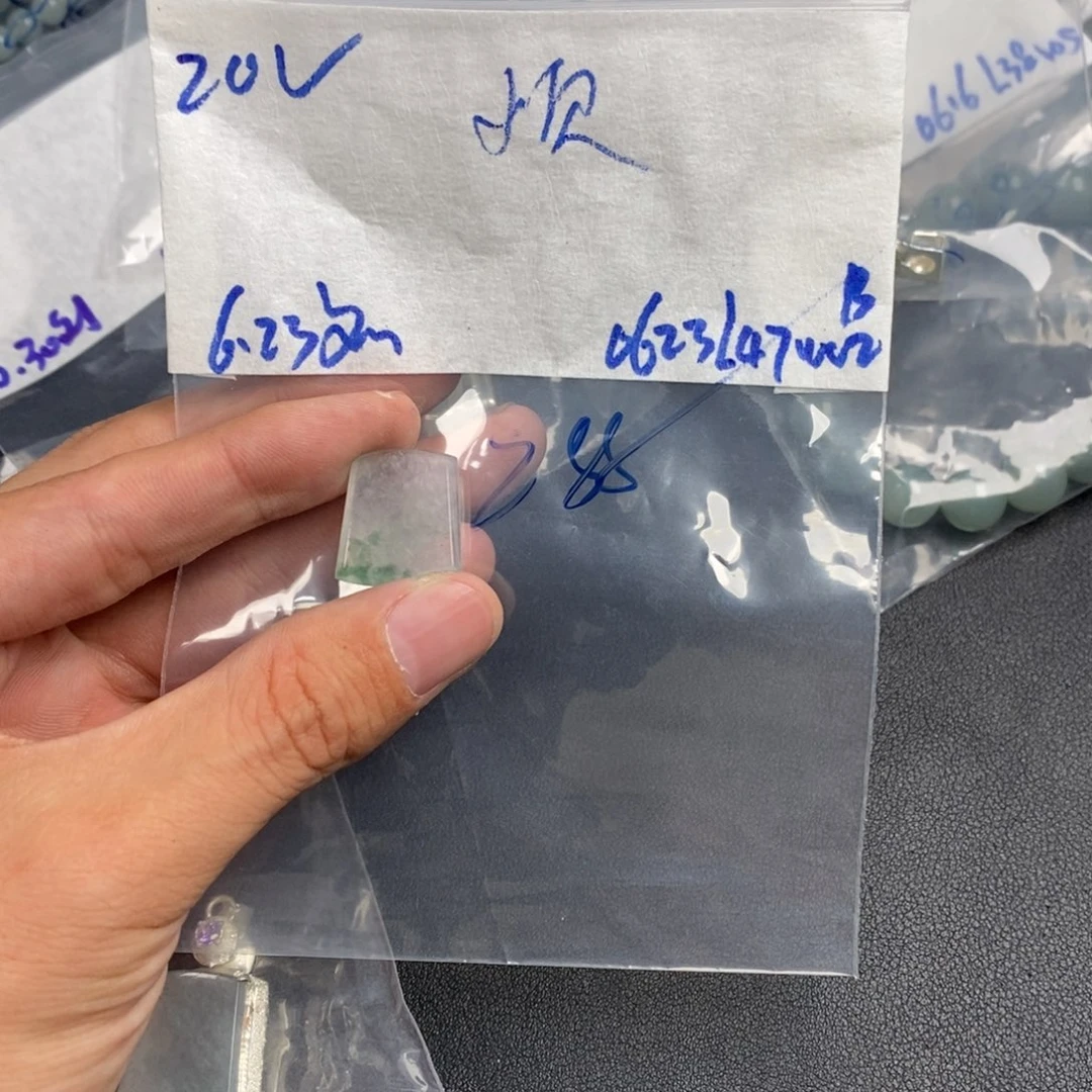 烦***未镶嵌定制翡翠缅甸缅甸