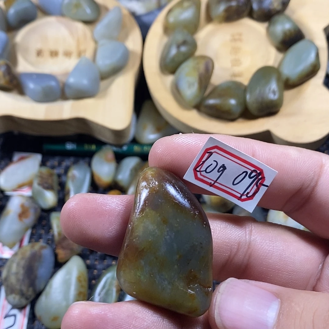 和田玉（糖玉）未镶嵌挂件