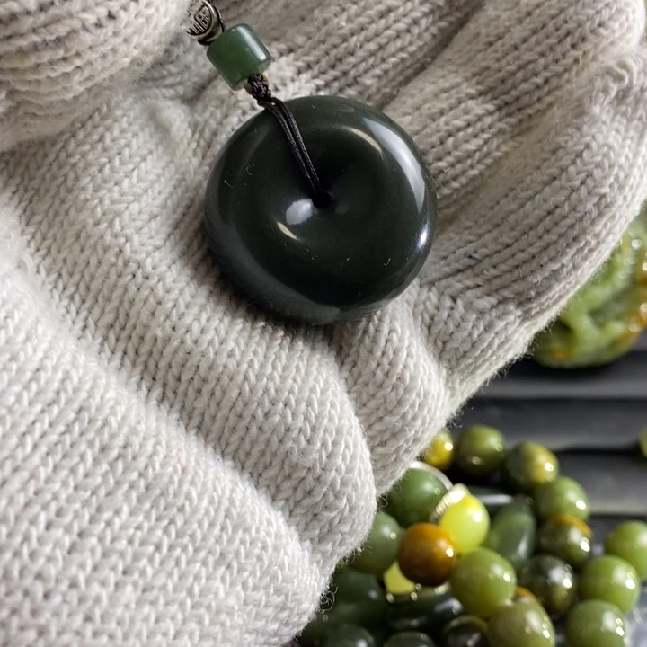 和田玉（糖玉）未镶嵌珠宝奇石