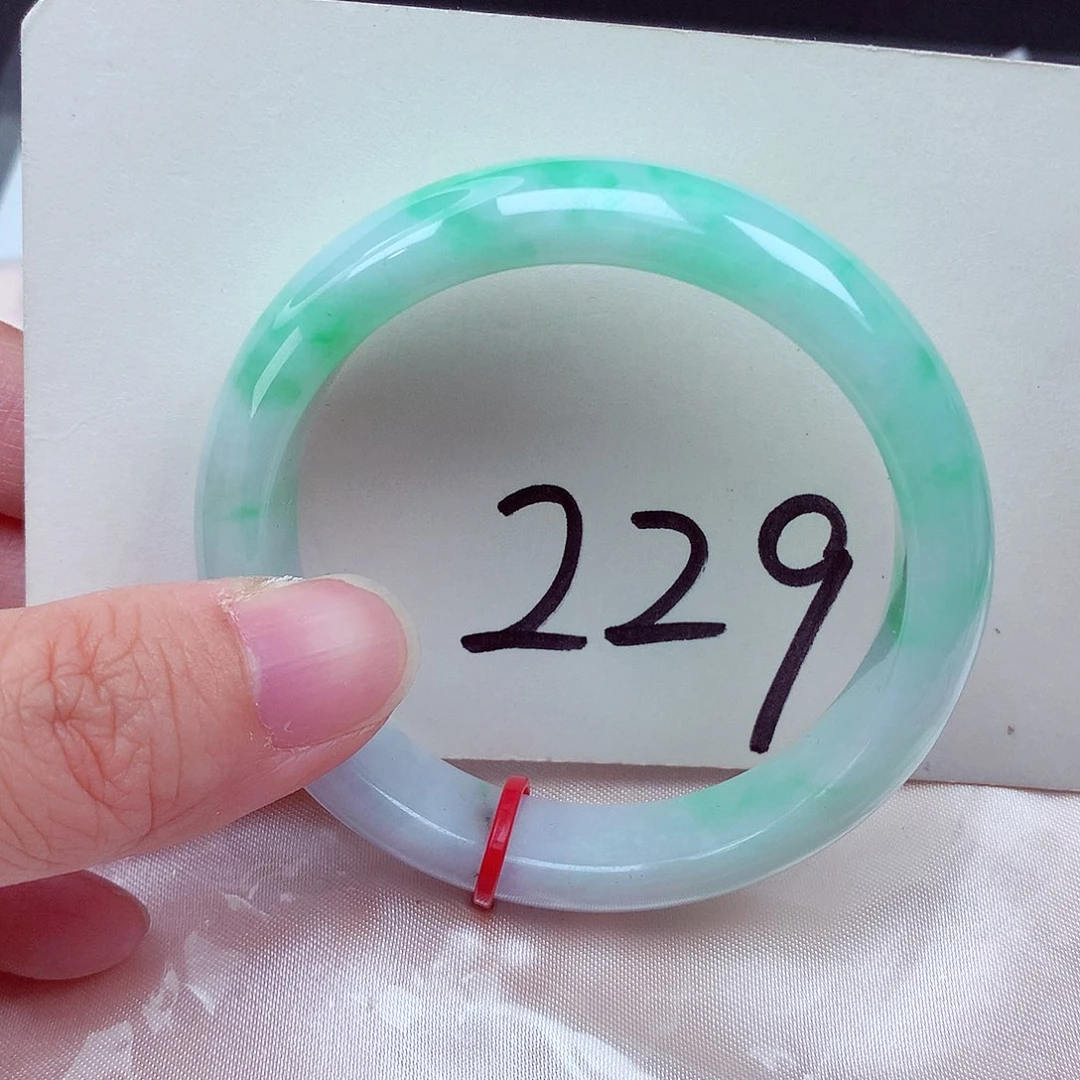 翡翠未镶嵌手镯翡翠