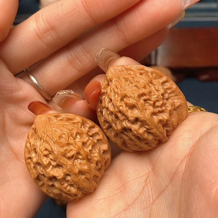 文玩核桃把件35金牛