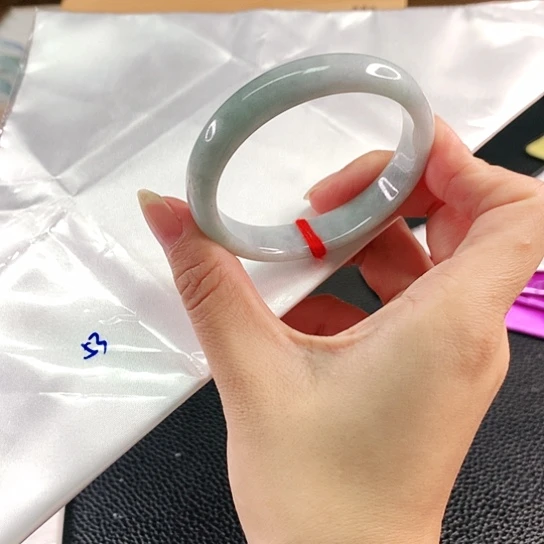 翡翠手镯未镶嵌53圈