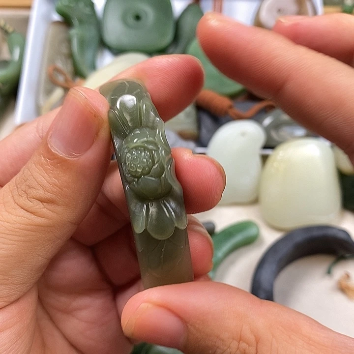 未镶嵌和田玉挂件