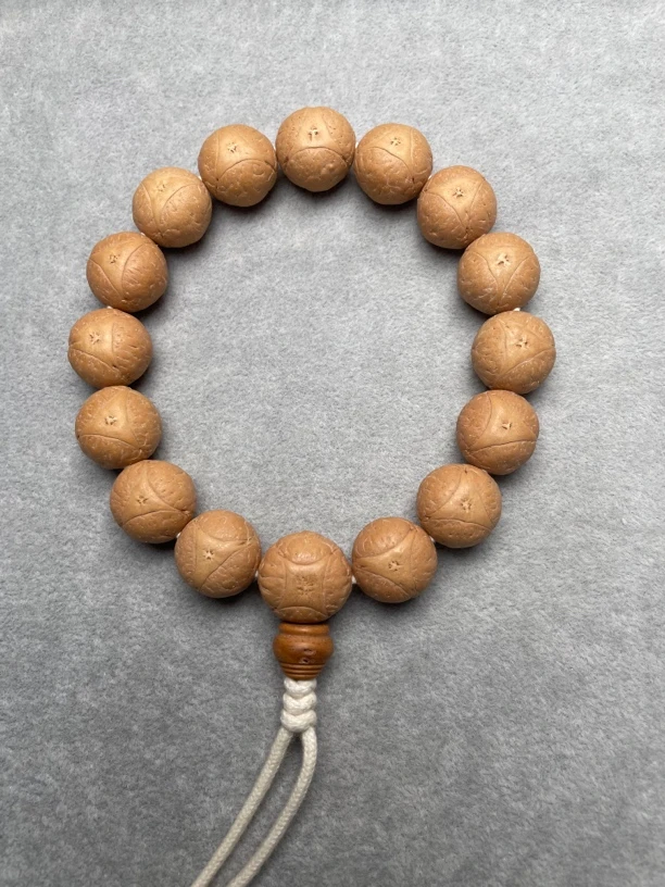 尼泊尔龙眼菩提手串高油高密黄皮17mm