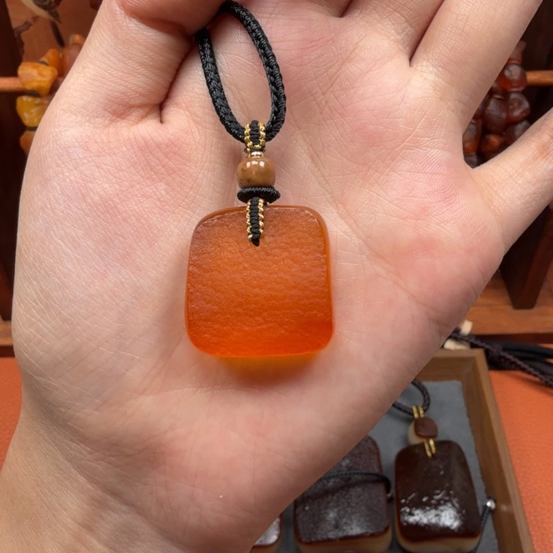 蜜蜡未镶嵌吊坠(赠链)