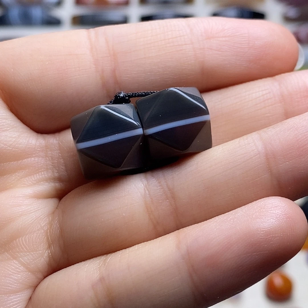 玛瑙/玉髓颈饰未镶嵌A****)