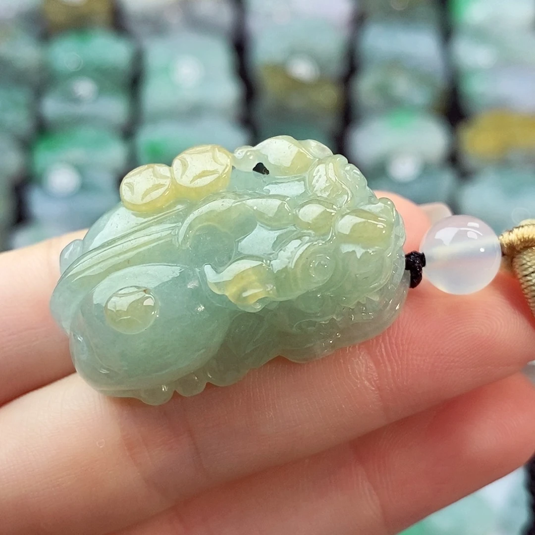 颈饰未镶嵌翡翠天然