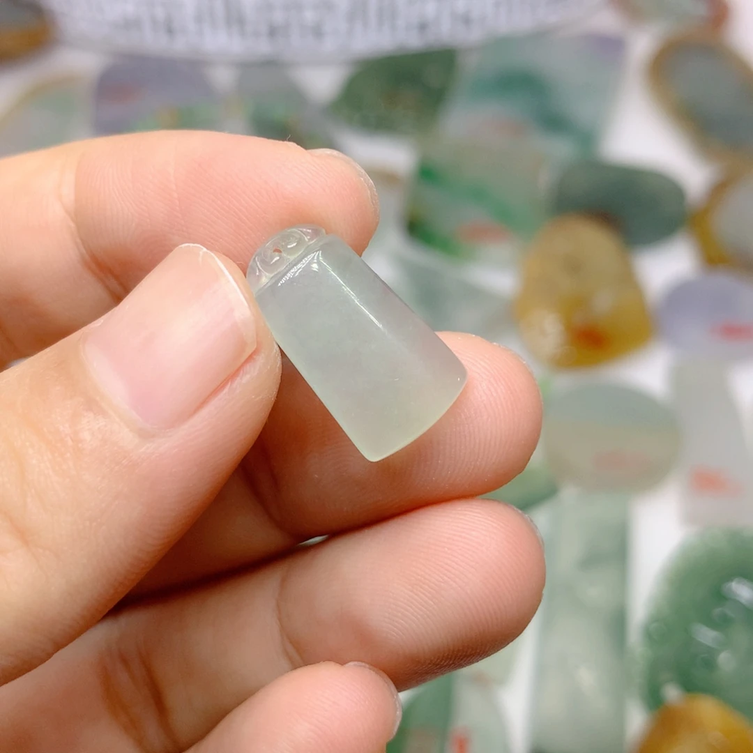 定制翡翠未镶嵌天然翡翠定制