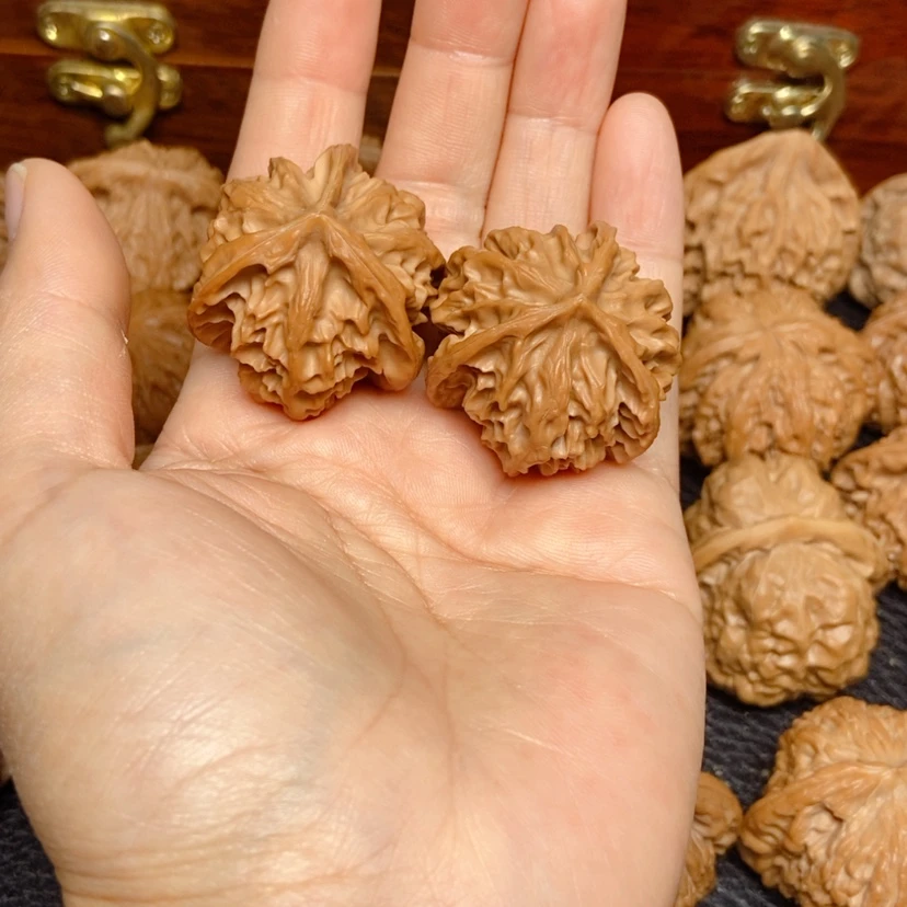 【闪购商品】吊坠文玩核桃泥*三棱34