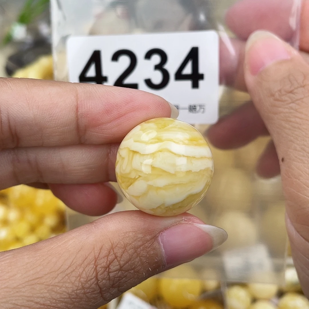 蜜蜡未镶嵌裸石23沁色
