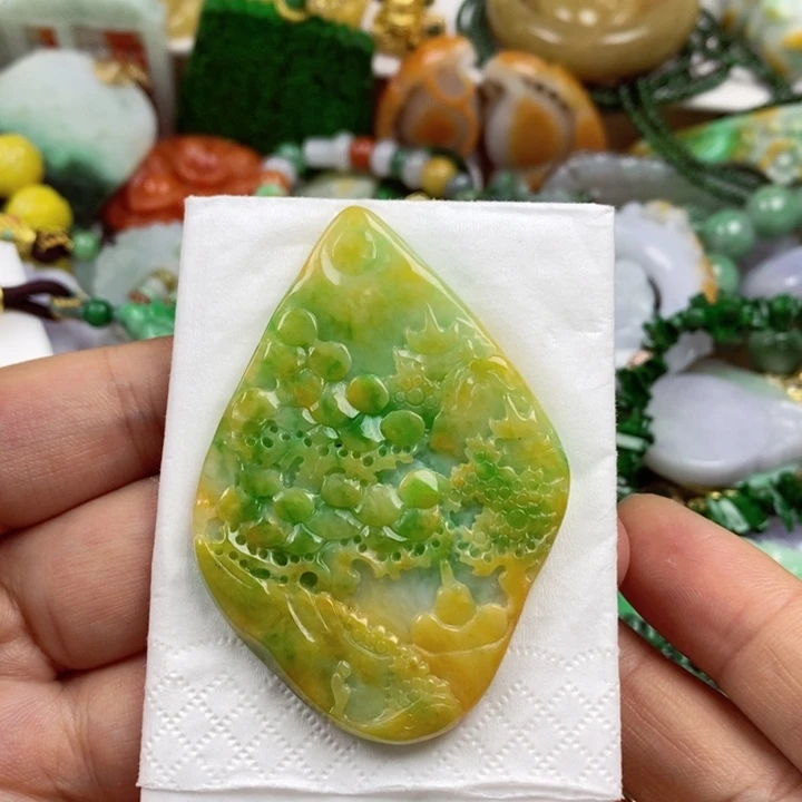 翡翠未镶嵌吊坠(不含链)S****?