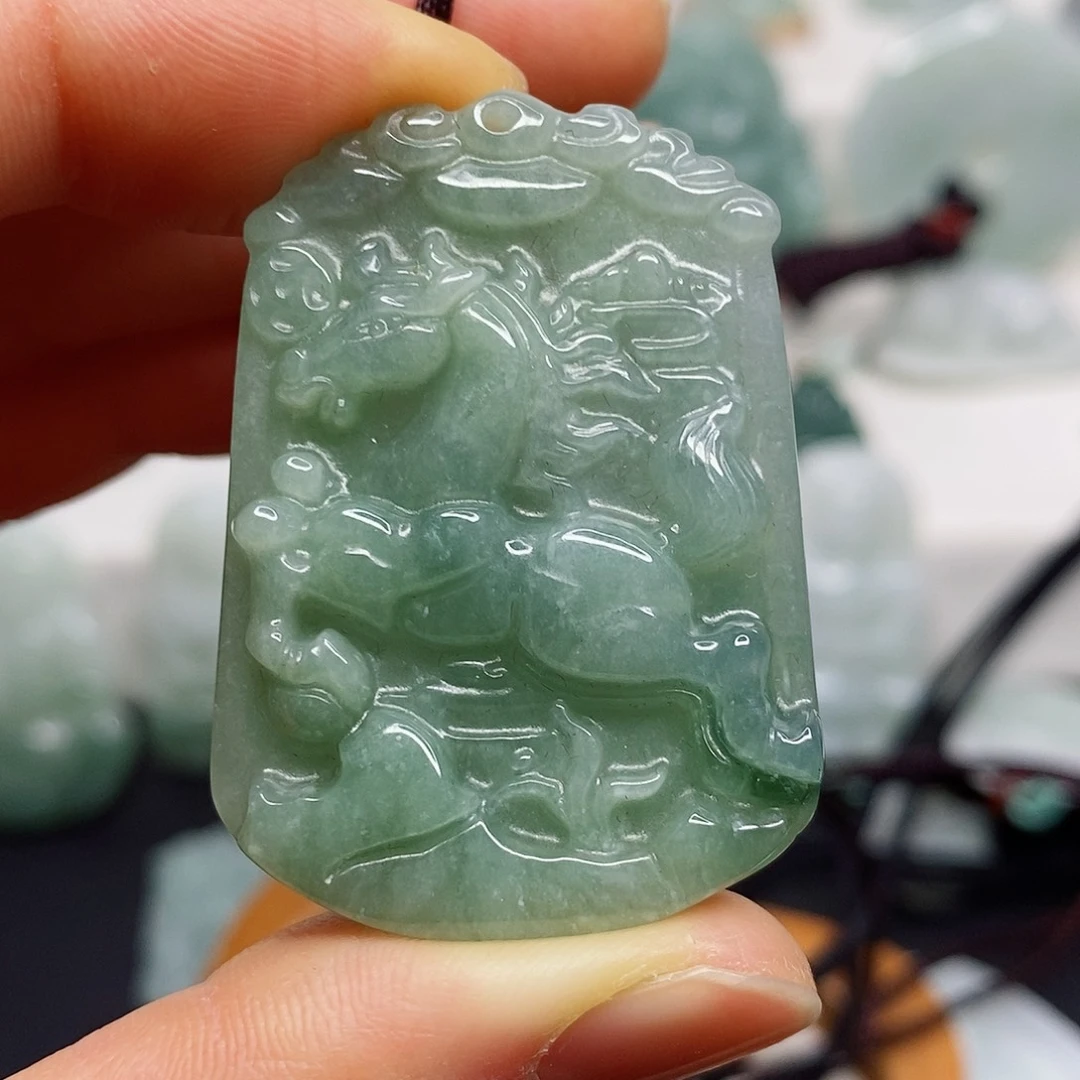 翡翠颈饰未镶嵌吊坠