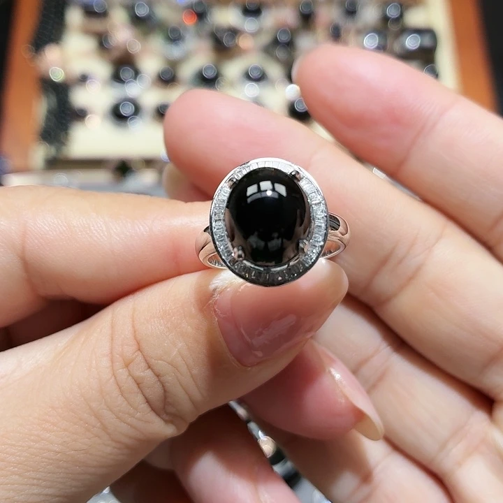 翡翠18K金镶嵌戒指