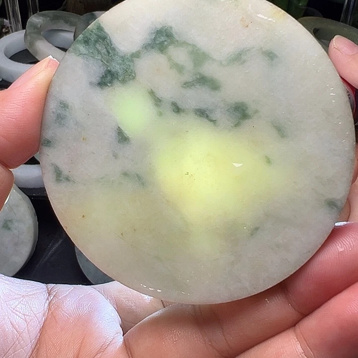 定制翡翠未镶嵌山水画