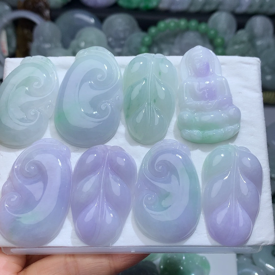 翡翠未镶嵌颈饰2。