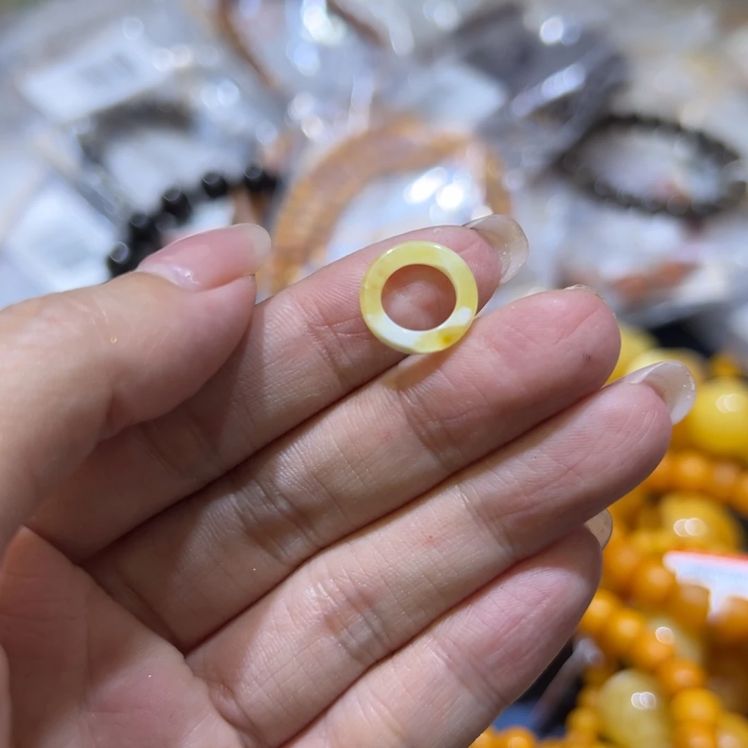 琥珀珠宝奇石未镶嵌