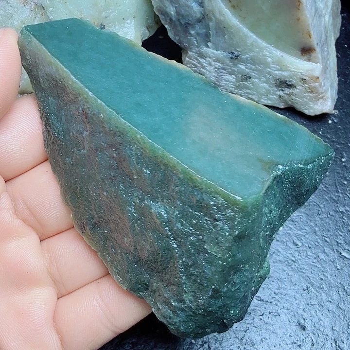 未镶嵌和田玉（糖玉）珠宝奇石