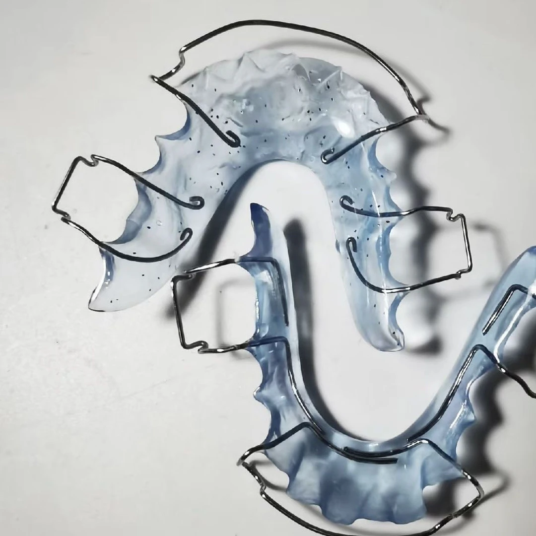 医院同款定制哈雷保持器防反弹收牙缝改良单臂箭头卡进口牙套