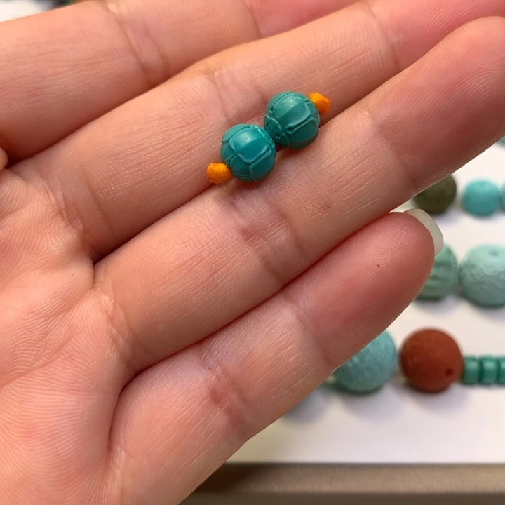 绿松石未镶嵌颈饰