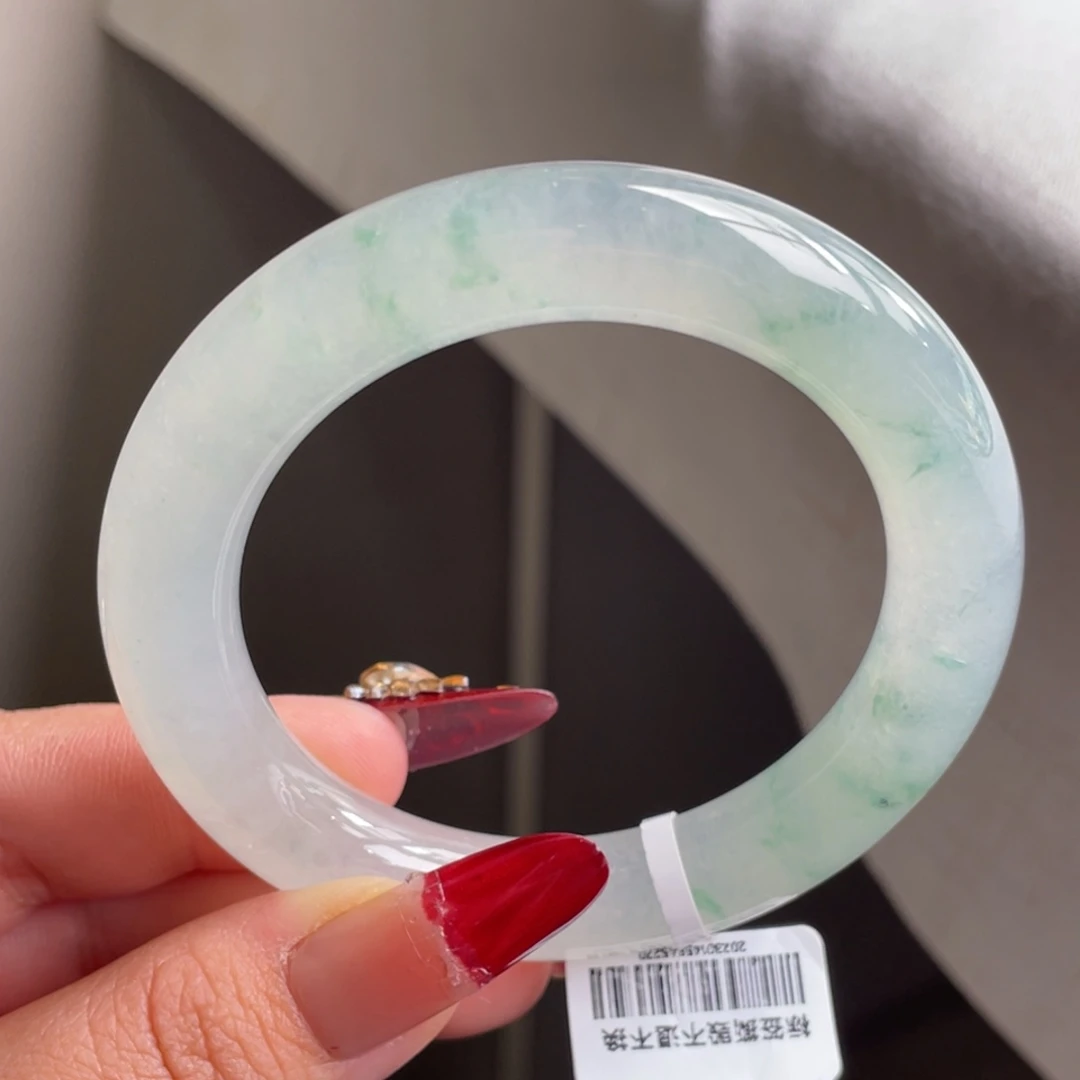 翡翠未镶嵌手镯正冰飘绿花起光圆条手镯