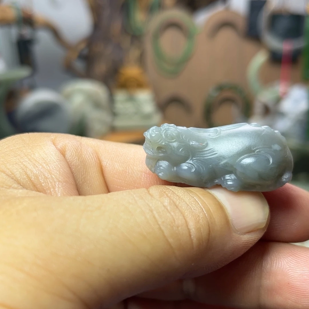 透闪石质玉未镶嵌珠宝奇石