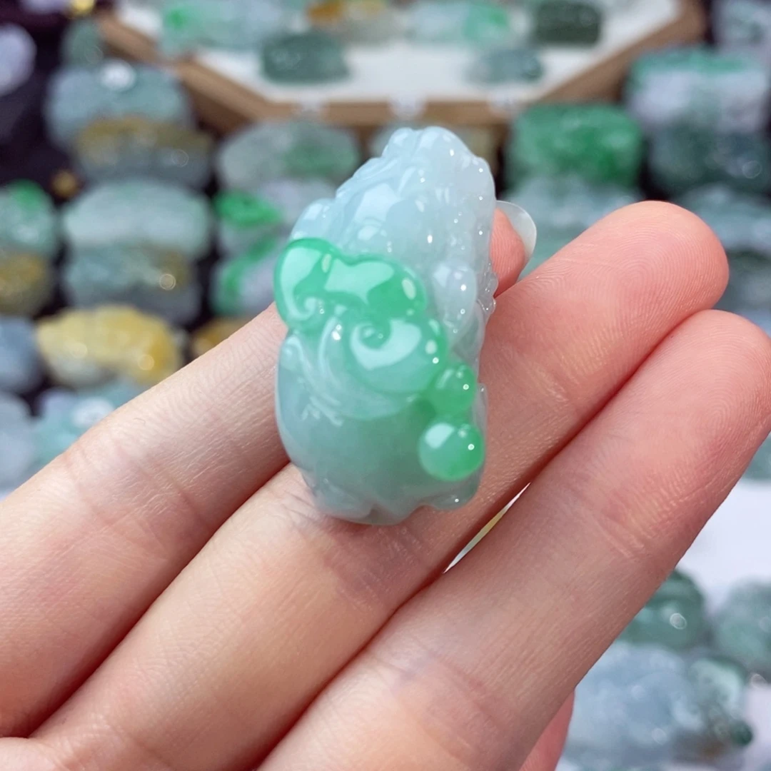翡翠未镶嵌颈饰奇*果天然