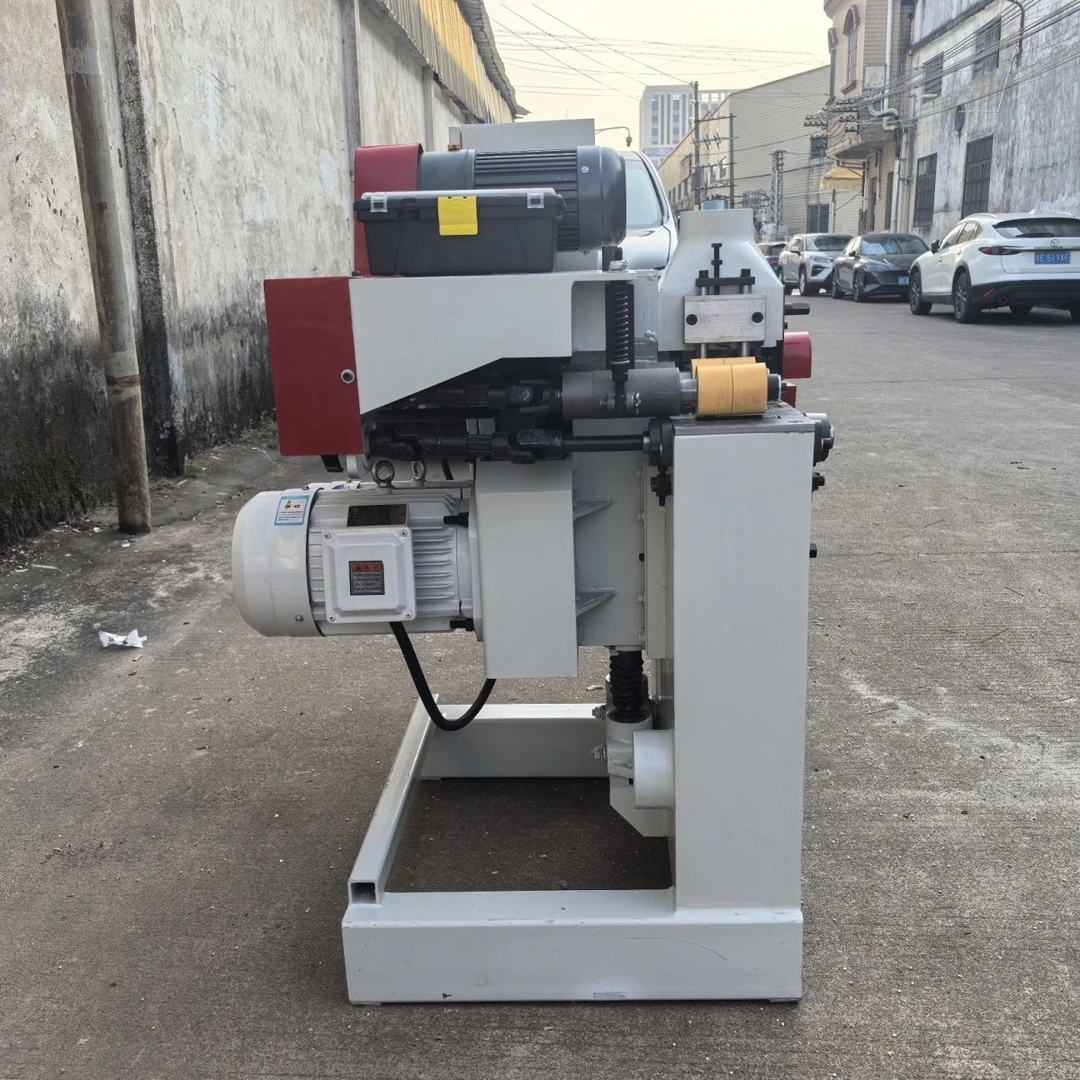 机械五金木工机械圆板机双面线条多条样板机。