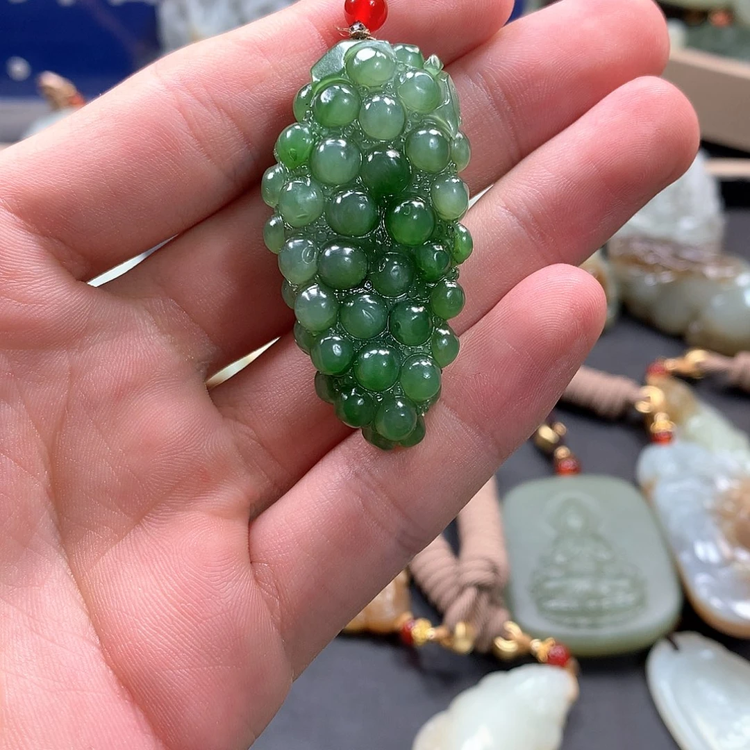 和田玉颈饰未镶嵌狮****