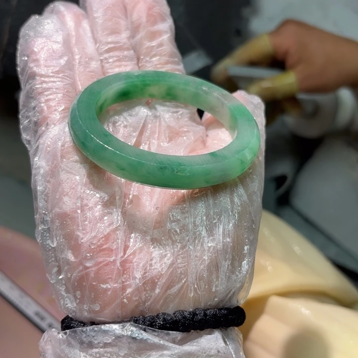 石英质玉手镯未镶嵌@*定制