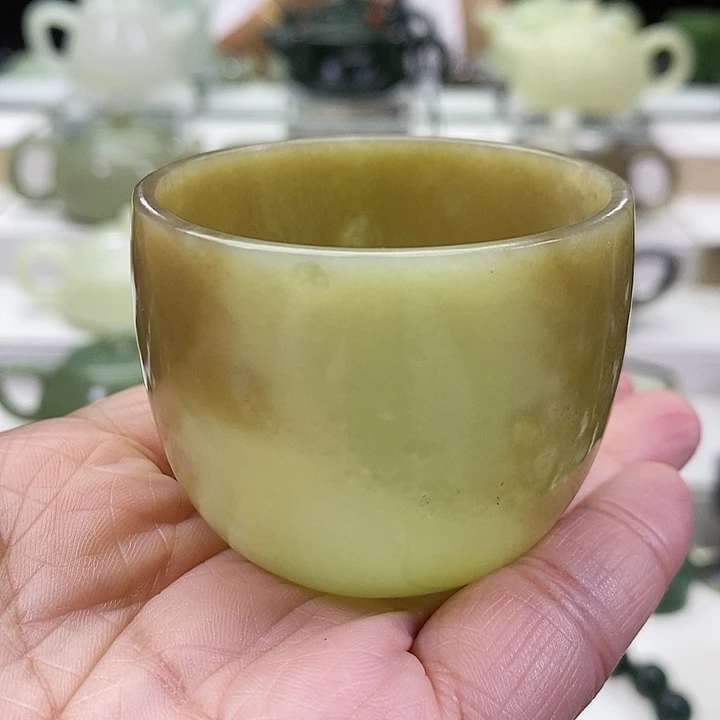 未镶嵌和田玉挂件茶杯75m l（微瑕）