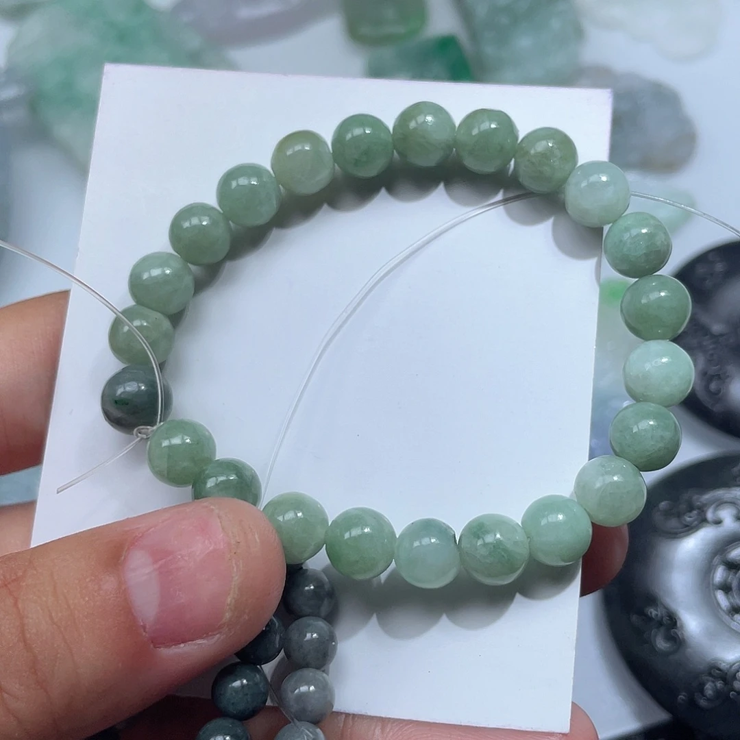 翡翠未镶嵌颈饰是