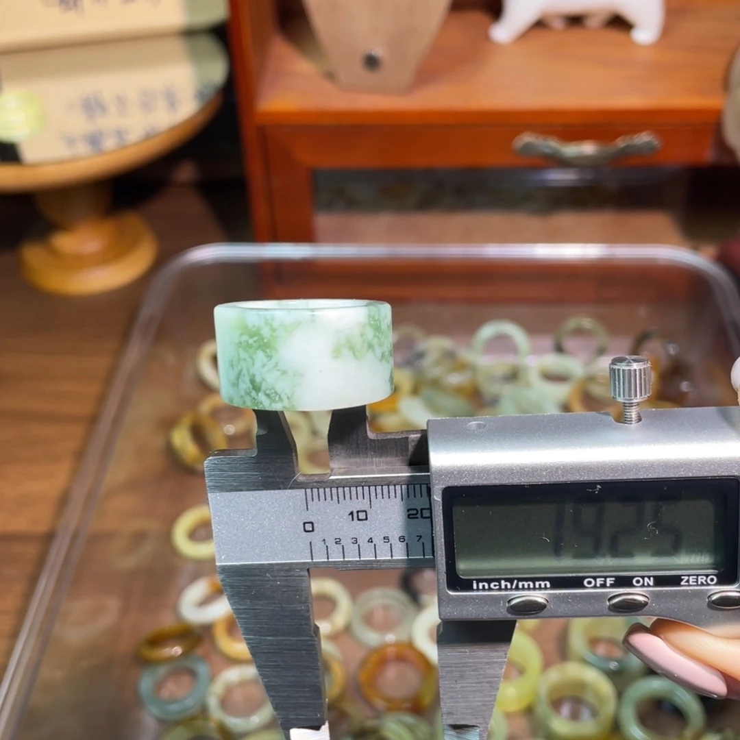 未镶嵌岫玉戒指229-19.3