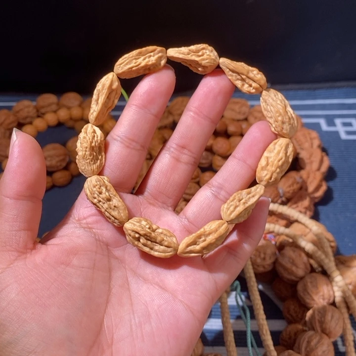 半***闲手串文玩核桃…………