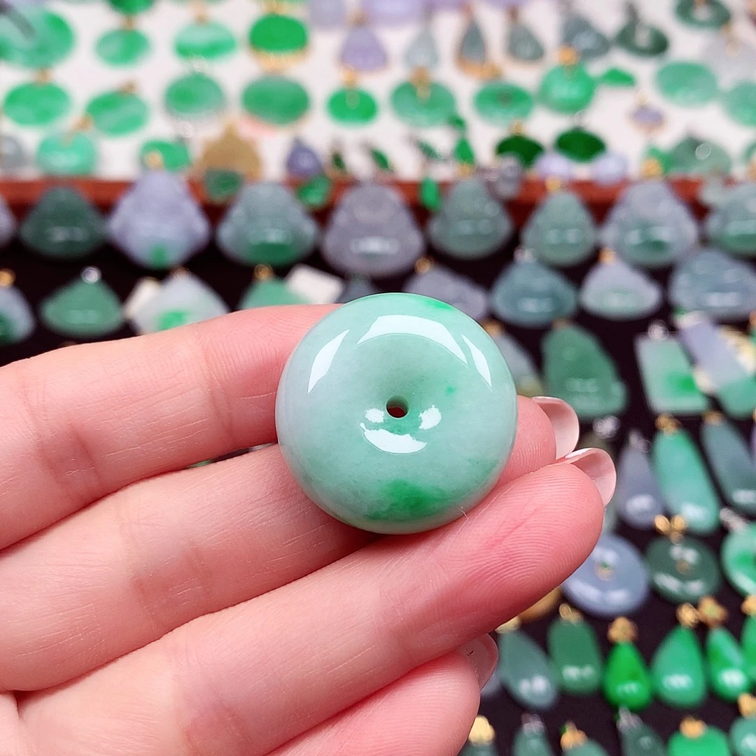 翡翠未镶嵌颈饰天然翡翠A货