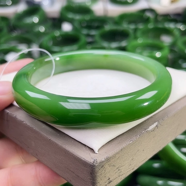 未镶嵌手镯和田玉（碧玉）