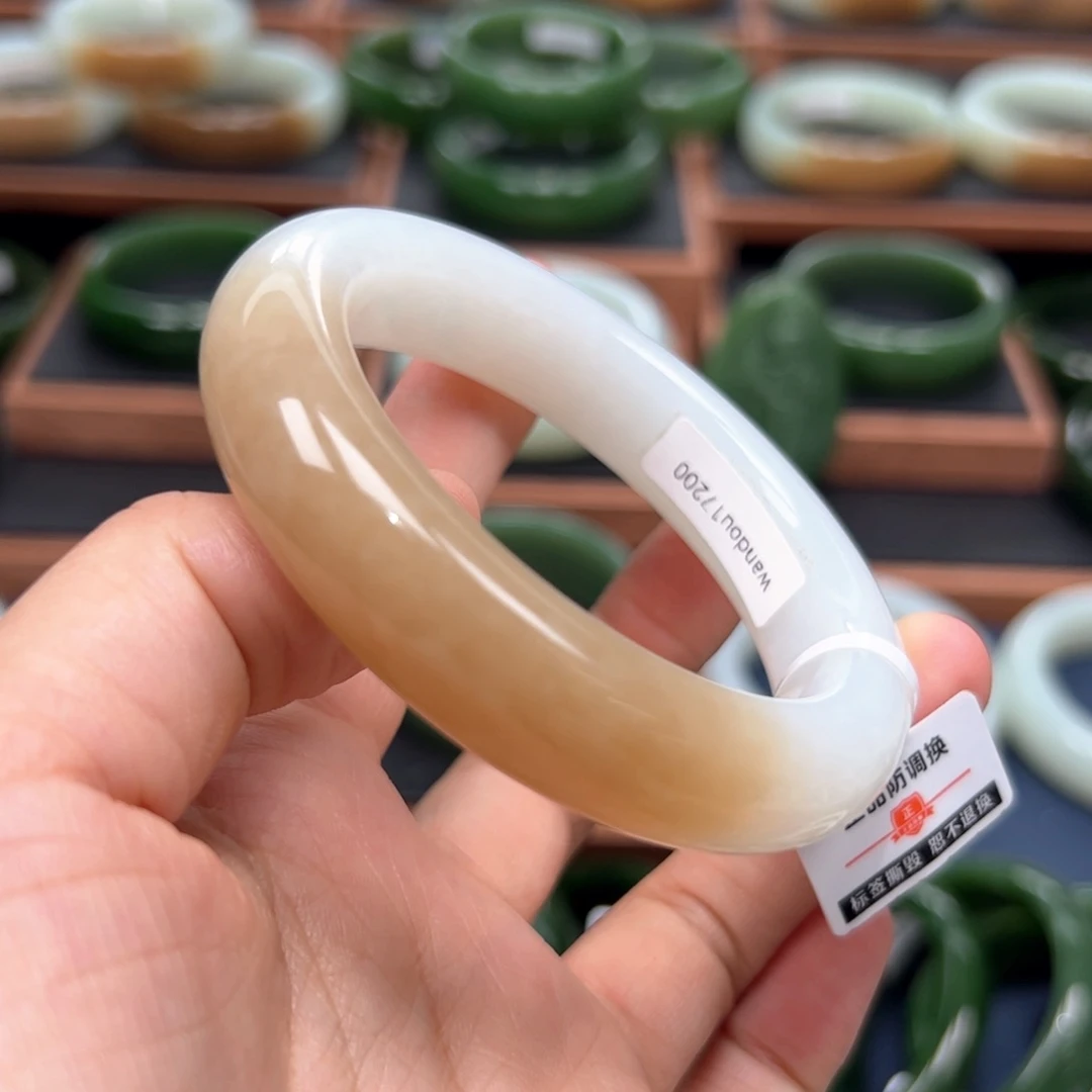 未镶嵌手镯和田玉56