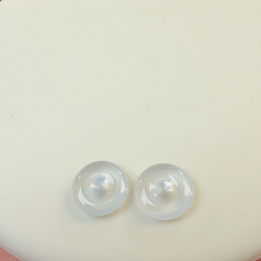 翡翠裸石纯白冰扣子