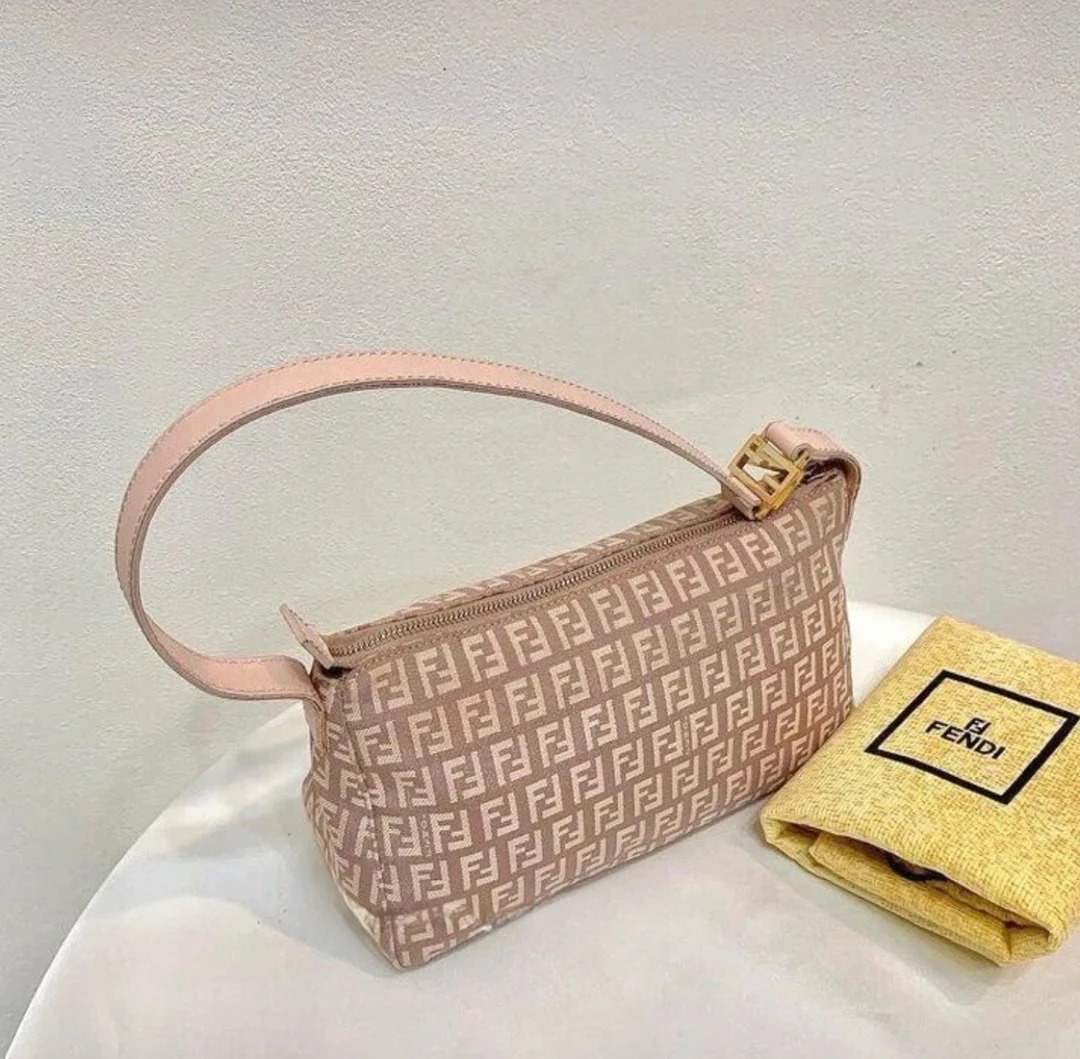 95新 FENDI/芬迪 芬迪粉色单肩包