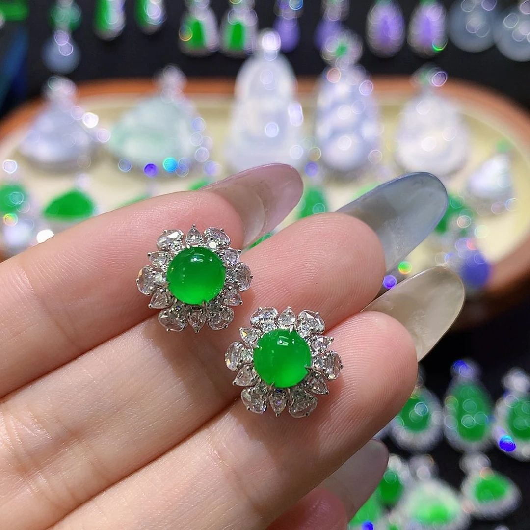 18K金镶嵌翡翠耳饰高冰