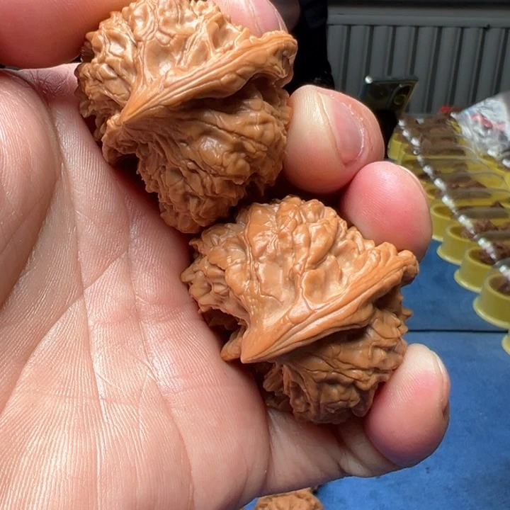 文玩核桃把件异形官帽