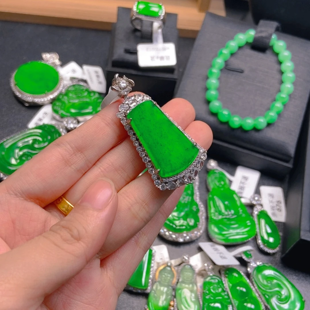 翡翠未镶嵌吊坠(不含链)