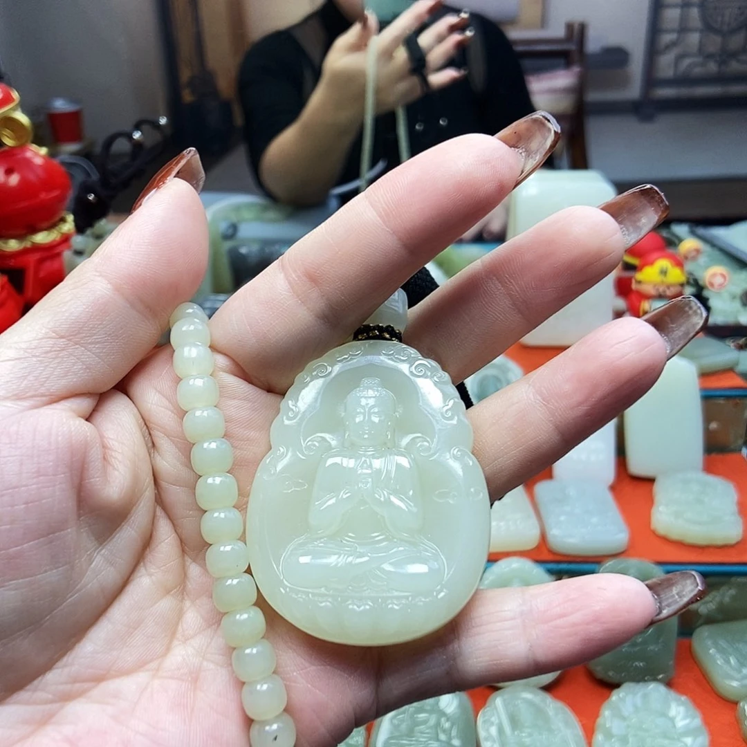 颈饰未镶嵌和田玉属羊猴大日如来