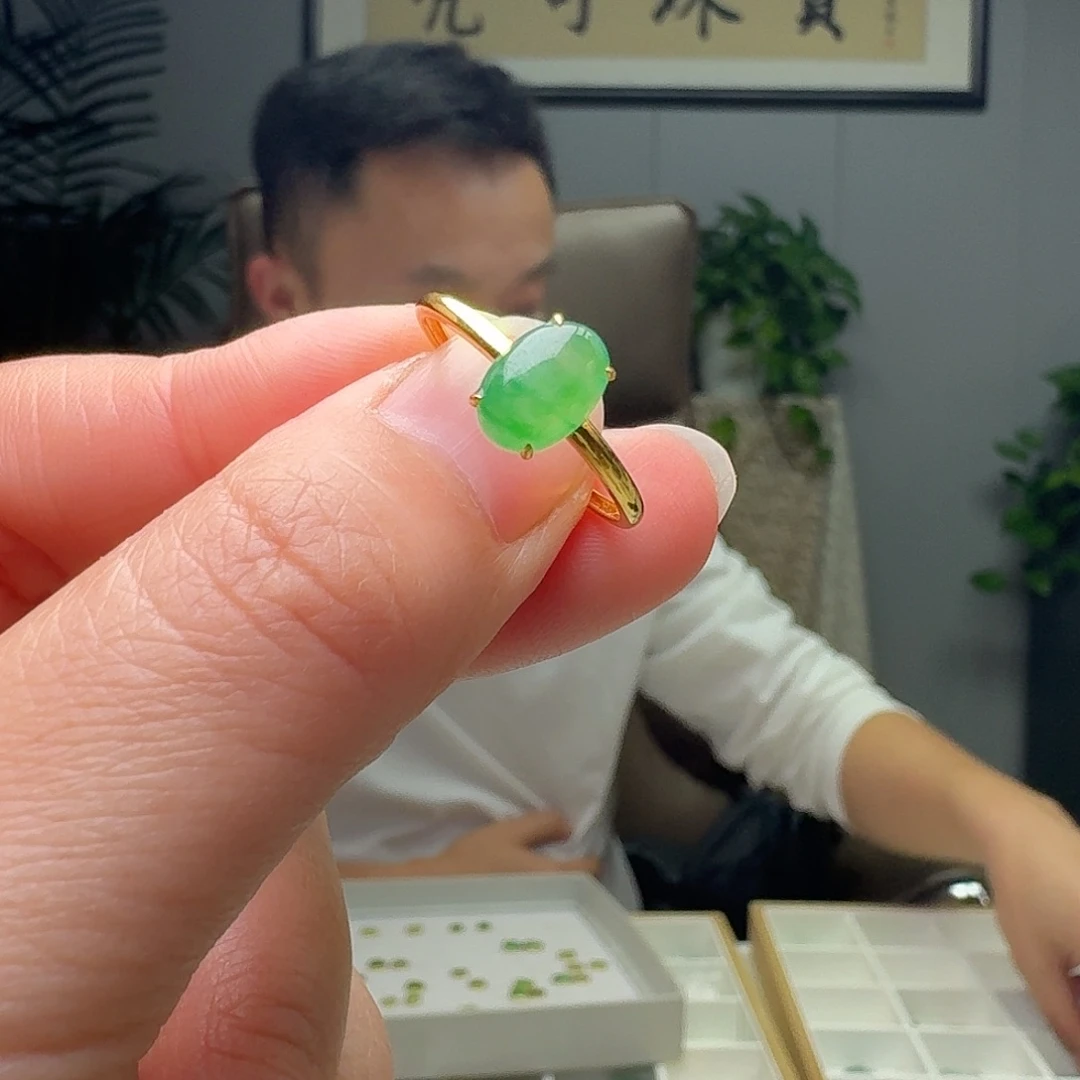 翡翠18K金镶嵌戒指天然
