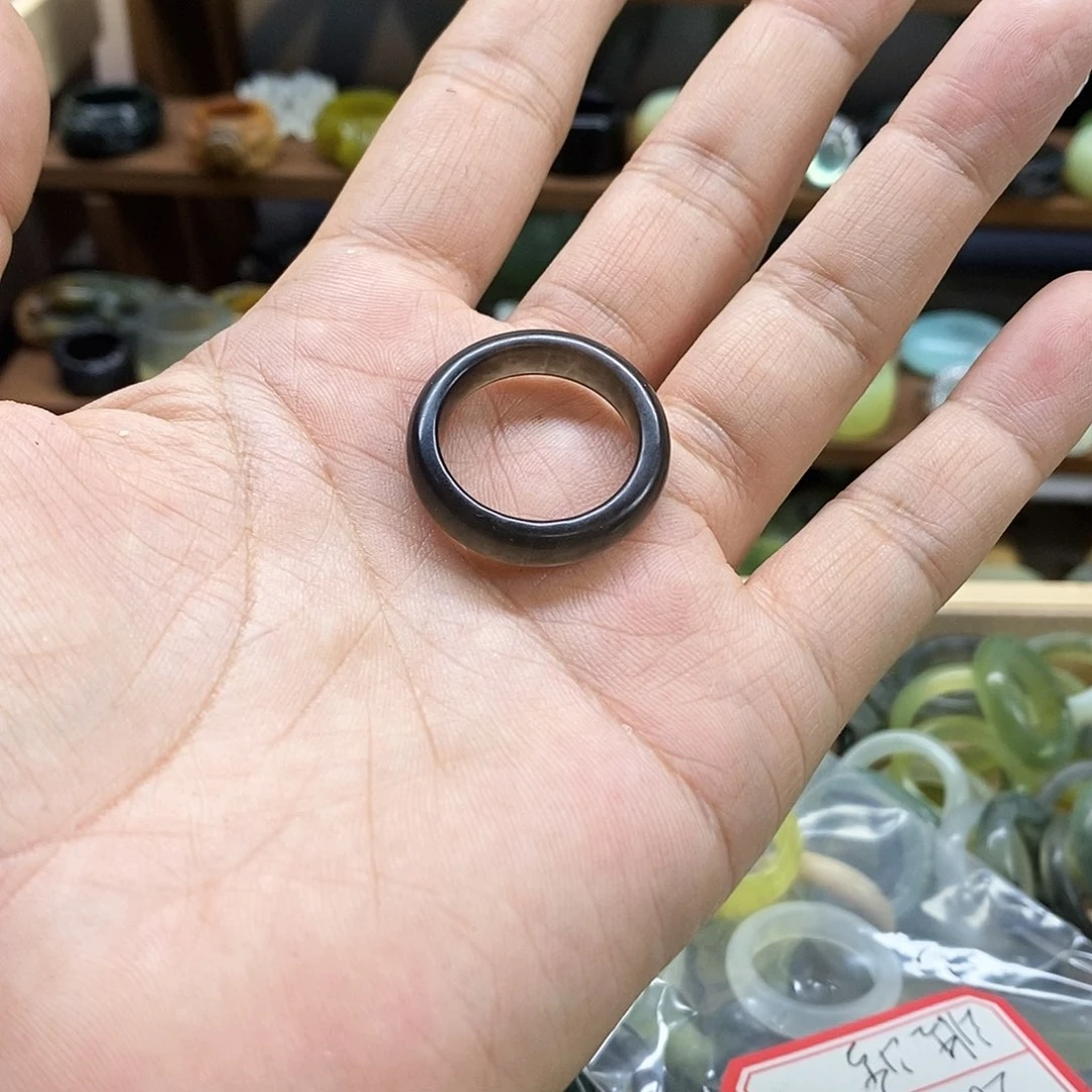 岫玉戒指未镶嵌湉****！