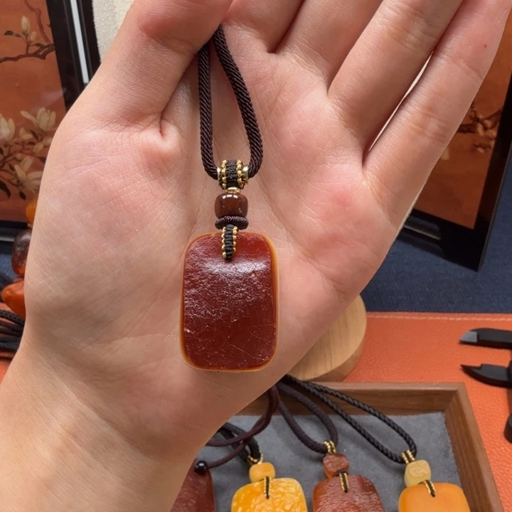 蜜蜡未镶嵌吊坠(赠链)