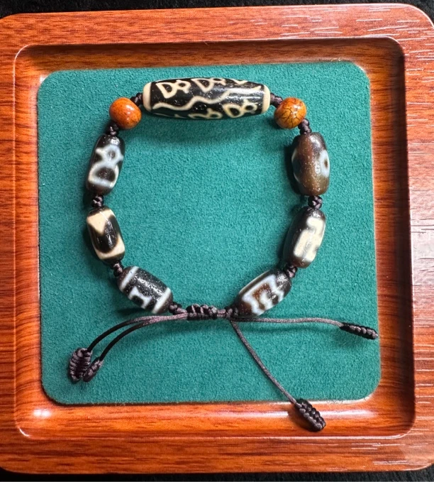 藏式经典黑白九C手串